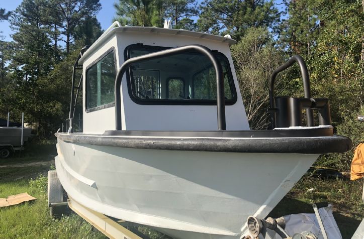 <strong>24 PBI Aluminum Workboat </strong>24' PBI Aluminum workboat. Vessel is in good shape and is set up for twin outboards. Vessel was recently repainted entirely and is ready for power option